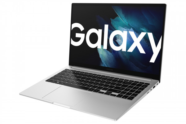 Samsung Galaxy Book3 Silber 256GB 15" Windows 11 Home Notebook Intel Evo SSD LCD